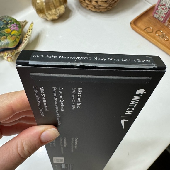 Nike Apple Watch Sport Band - Black and Midnight Blue. - Picture 7 of 9